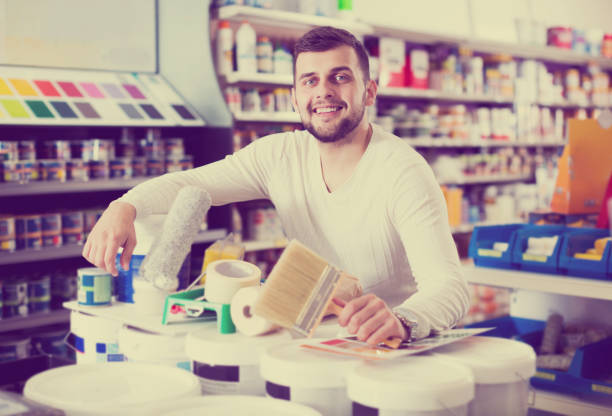 istock Male customer purchasing tools for house improvements 914949654
