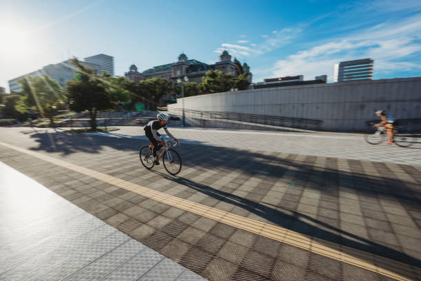 istock Cycling in the city 914977732