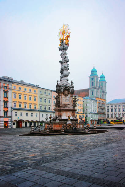 istock Street view Trinity Column in Hauptplatz in Linz in Austria 914990174