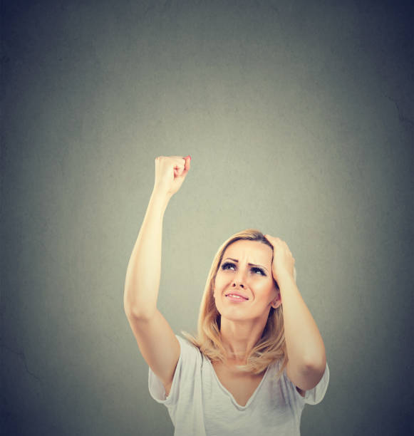 istock Woman complaining over loud neighbors 915002010