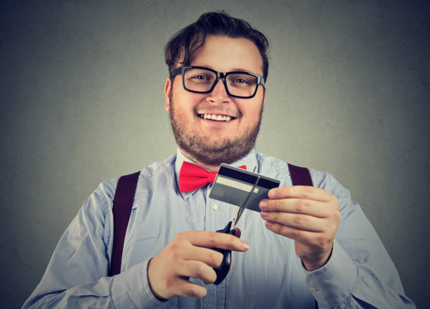 istock Man happy with credit payout 915002236