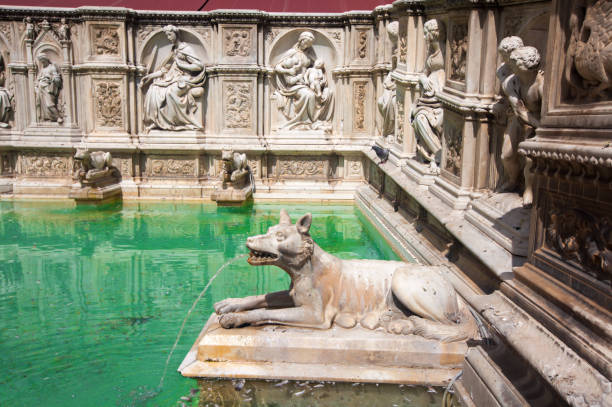 istock wolf statue of siena fountain 915032830