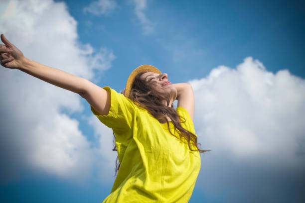istock Young woman cheering 915041598