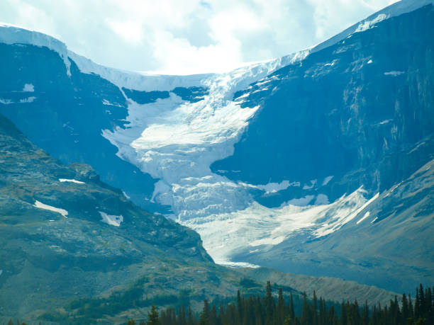 istock Athabasca Glacier Canadian Rockies 915049528