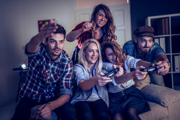 istock Playing games in office on coffee break 915060402