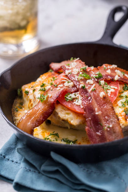 istock Kentucky Hot Brown Open Face Sandwich 915079226