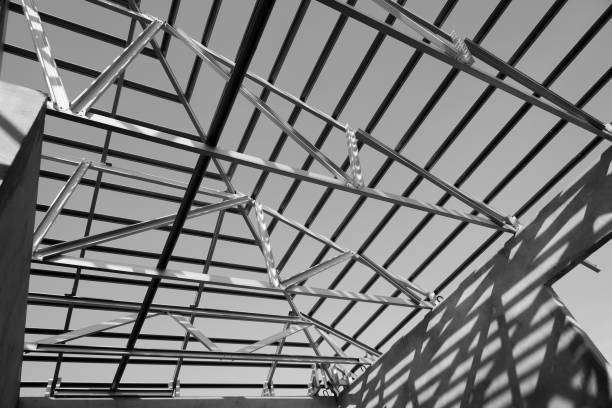 istock Structure of steel roof frame for building construction. 915082372
