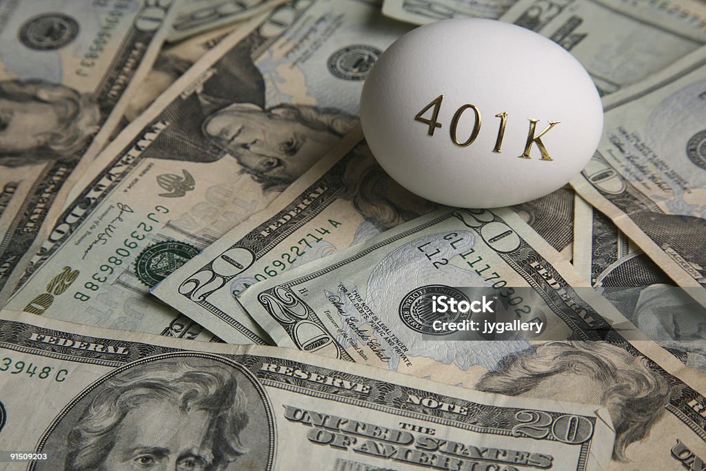 Investir dinheiro para reforma - Foto de stock de 401k - Palavra inglesa royalty-free