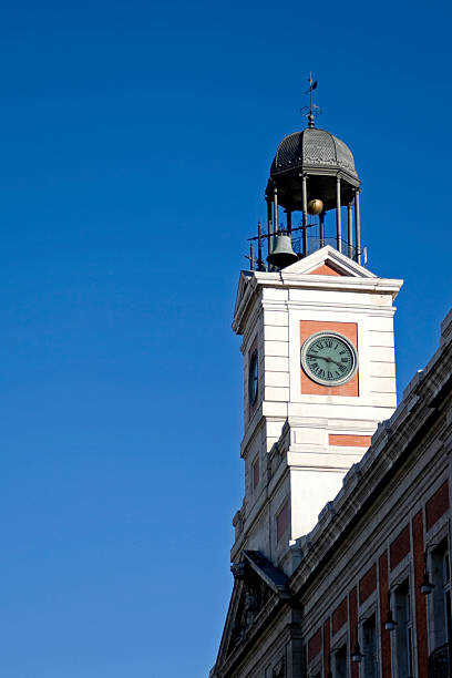 istock Famous clock tower in Puerta del Sol - Madrid 91509795
