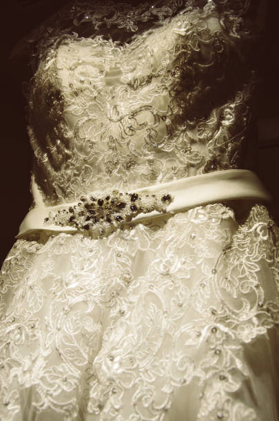 istock Wedding dress 915105826