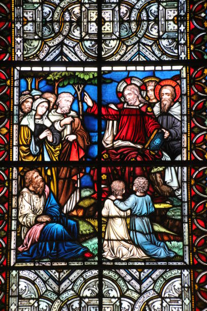 istock Stained glass window in Salisbury cathedral 915132444