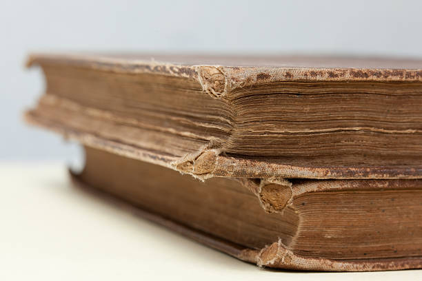 istock old vintage books 1898 91514106