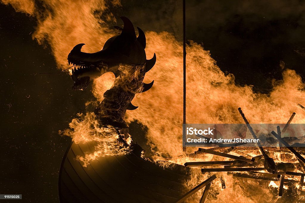 Vous Helly Aa brûler Galley bateau - Photo de Brûler libre de droits