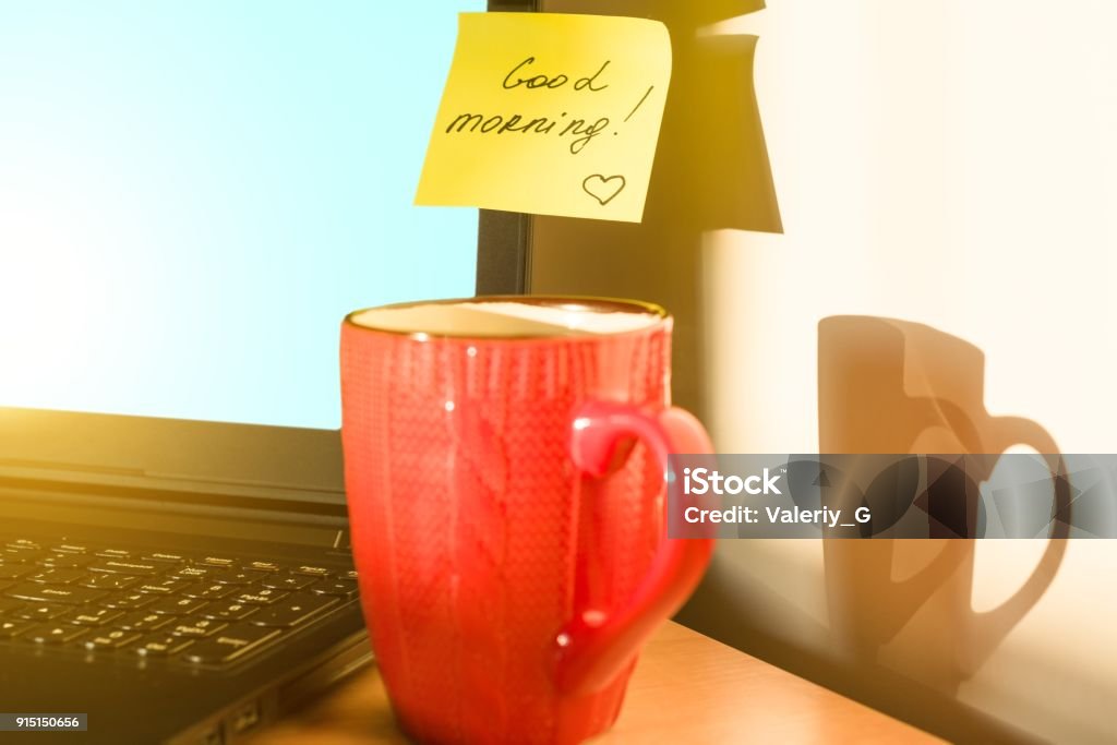 Foto de Vinheta Bom Dia No Laptop E Pequenoalmoço Fundo De Outonoinverno e mais fotos de stock de Cumprimentar - iStock Foto de Vinheta Bom Dia No Laptop E Pequenoalmoço Fundo De Outonoinverno e mais fotos de stock de Cumprimentar - iStock