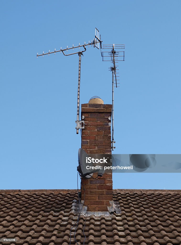 UK casa camino - Foto stock royalty-free di Antenna - Attrezzatura per le telecomunicazioni