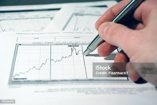 Die Markt Analyse Stockfoto und mehr Bilder von Analysieren - Analysieren, Ausverkauf, Bericht