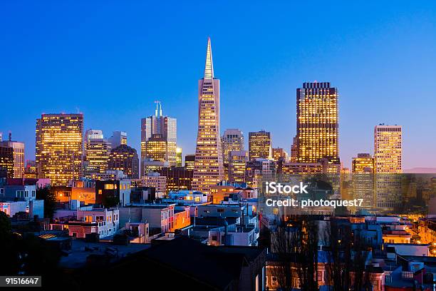 샌프란시시코 야간에만 0명에 대한 스톡 사진 및 기타 이미지 - 0명, 가로등, 고층 건물