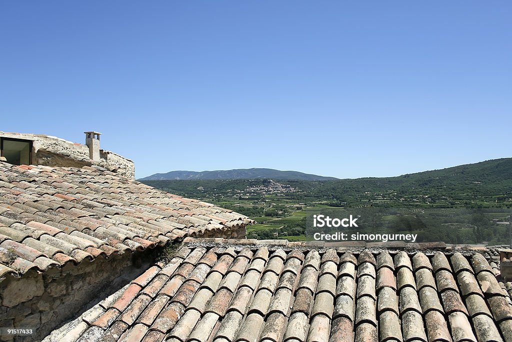 Rustique provençale toits lacoste - Photo de Agriculture libre de droits