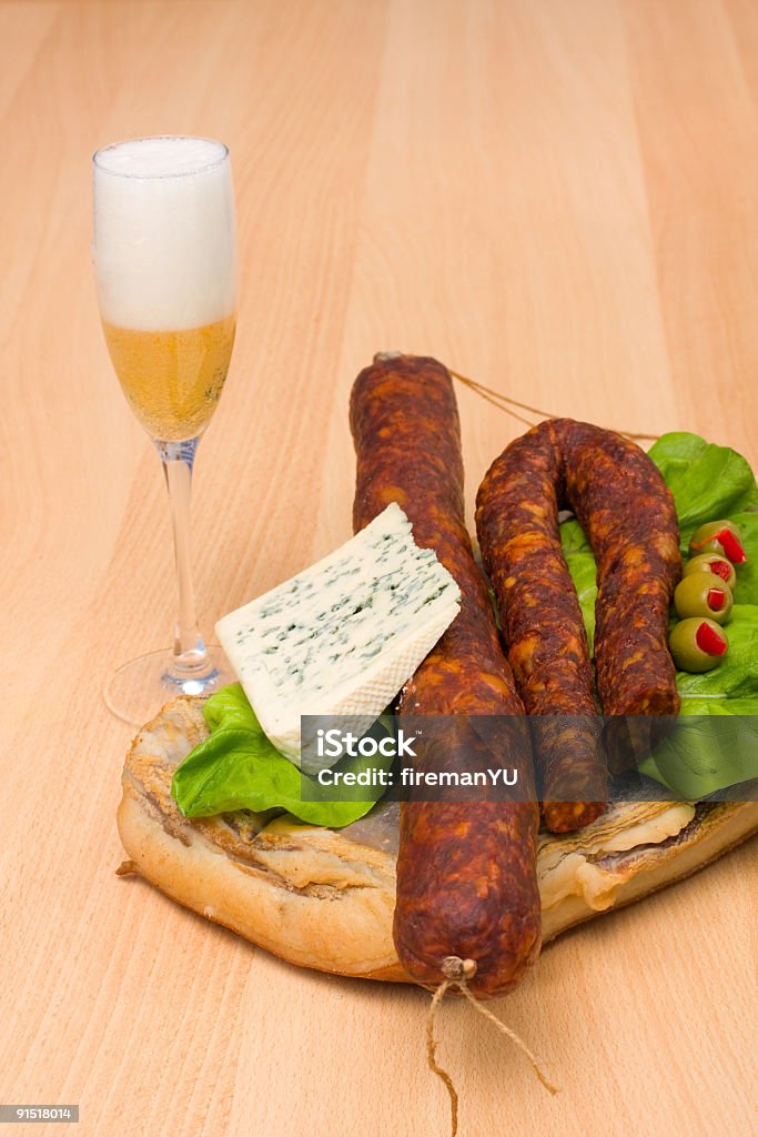 Comida deliciosa e cerveja - Foto de stock de Alimentos Defumados royalty-free