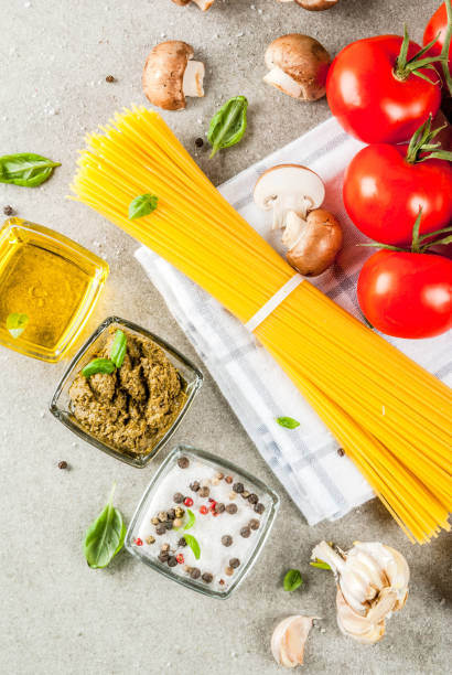istock Food background, pasta spaghetti 915190358