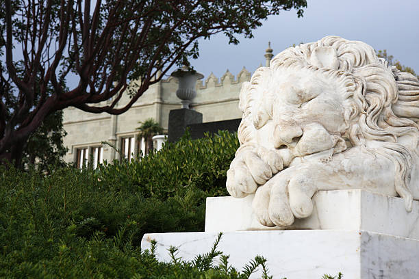 istock Sleeping lion by the Vorontsovsky palace 91519180