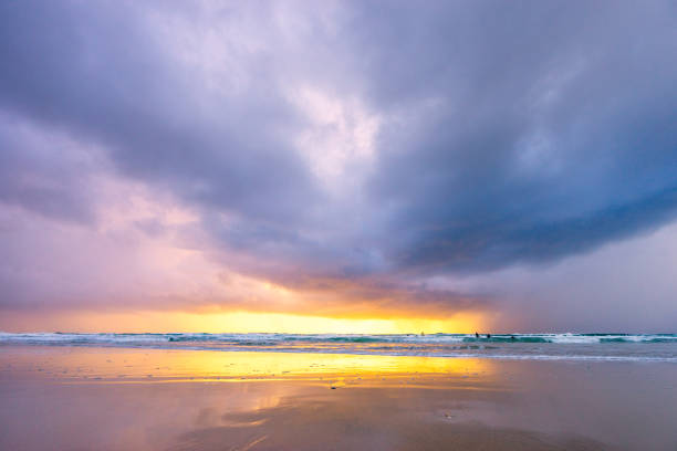 istock Surfers Paradise sunrise 915197962