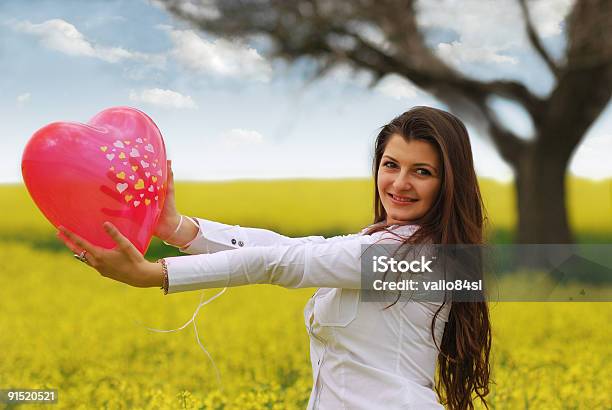 Ragazza Inlove - Fotografie stock e altre immagini di Adolescente - Adolescente, Adulto, Albero