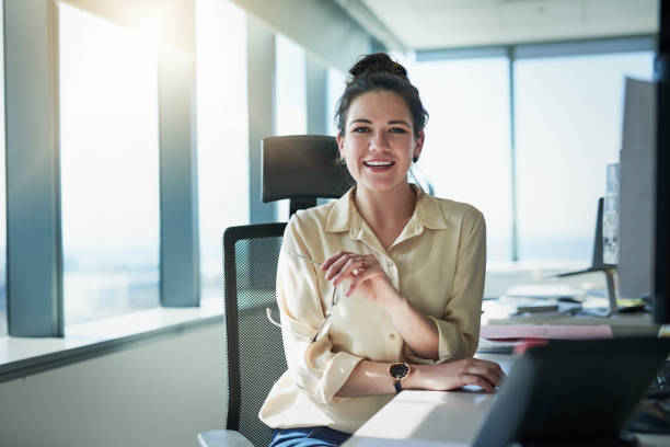 istock She will answer all your business related questions 915218602