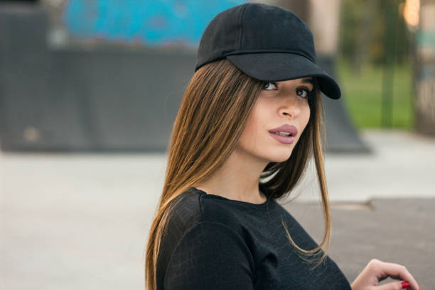 istock Urban  girl 915237478