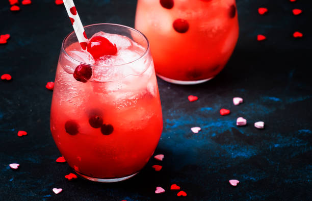 istock Pink alcoholic cocktail for Valentines day, two glasses 915237624
