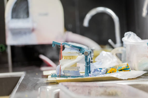 istock Dental prothetic laboratory 915242896