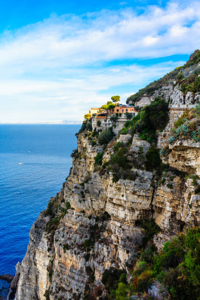 istock Amalfi Villa on Cliffside 915284132