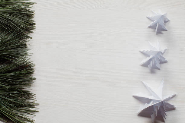 istock Origami christmas trees with pine on the side 915284818