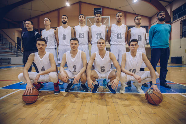 istock Men basketball team photo 915285066