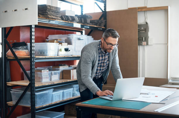 istock Letting his ideas flourish on both technology and paper 915297510