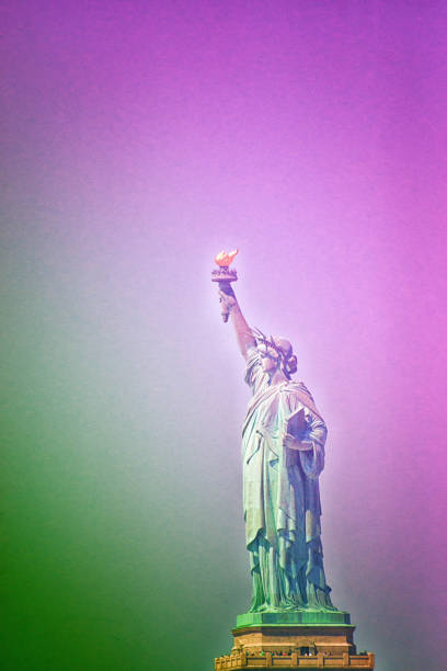 istock Statue of Liberty 915301054