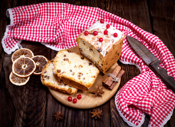 istock square cupcake with raisins cut into pieces 915308390