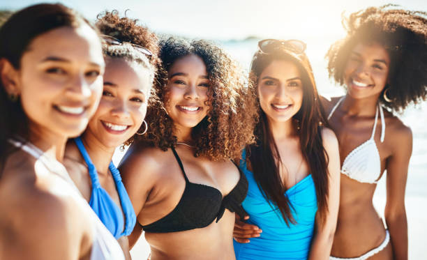 istock Because what’s a beach day without friends? 915308442