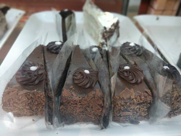 istock Pastry for sale in bakery 915314848