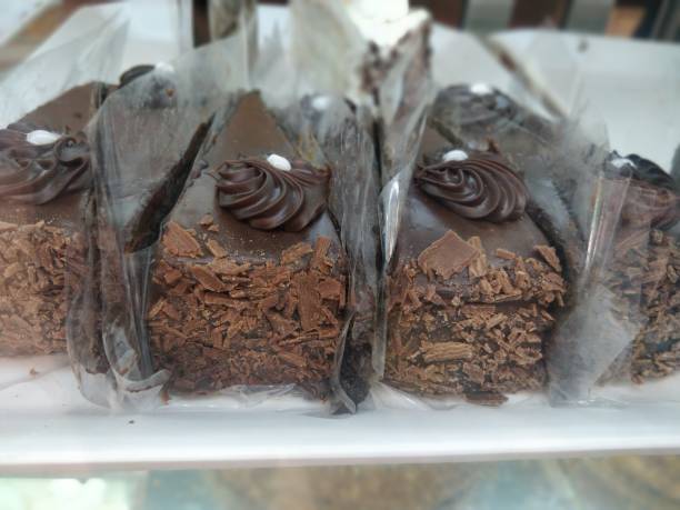 istock Pastry for sale in bakery 915314864