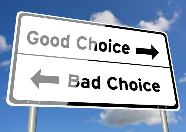 istock Good or Bad choice signpost concept sky 915338906