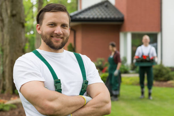 istock Man who knows how to do his job 915344028