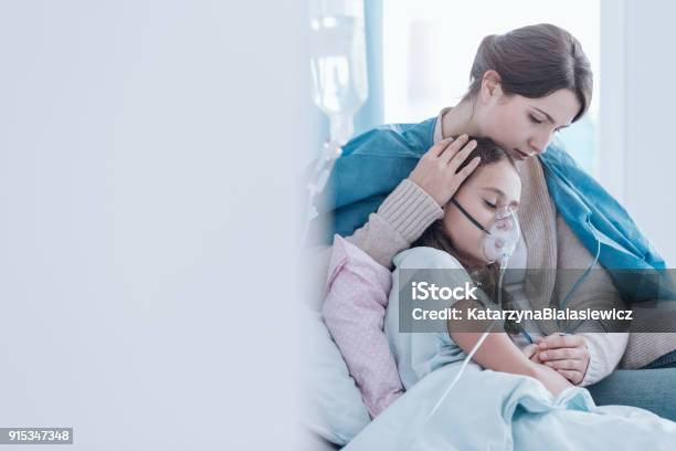 Child Using An Oxygen Mask Stock Photo - Download Image Now - Child, Cancer - Illness, Hospital