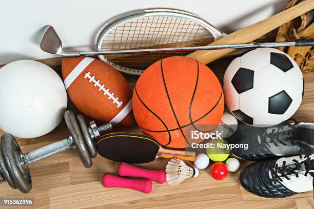 スポーツ用品の木製の背景について - スポーツのストックフォトや画像を多数ご用意 - スポーツ, 合成画像, ボール