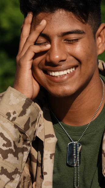 istock Handsome Male Soldier Daydreaming 915366258