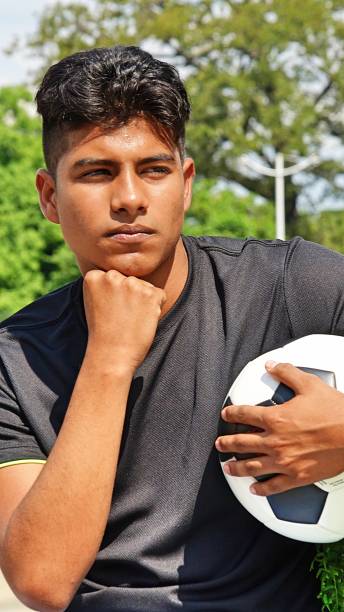 istock Sporty Male Soccer Player Making A Decision 915366910