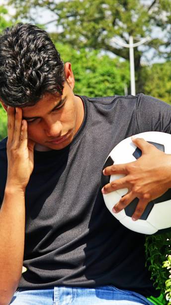 istock Male Soccer Player And Depression 915366946