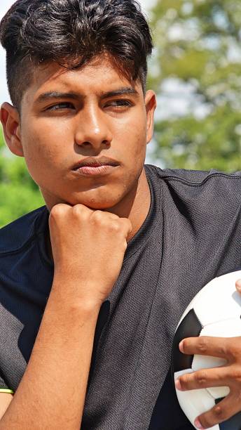 istock Athletic Male Soccer Player Decision Making 915366988