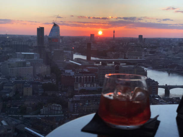 istock Cocktail over London Sunset 915380662