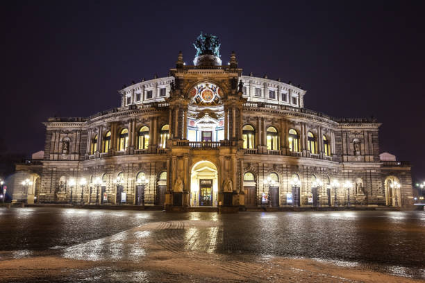 istock Semper Opera House At Night In Dresden; Germany 915387440